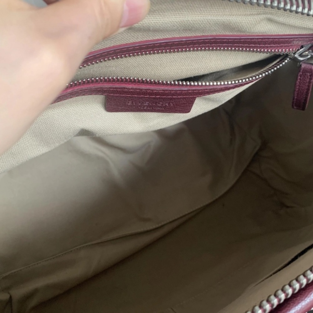 Givenchy Antigona Handbag in Oxblood - Picture 4 of 11